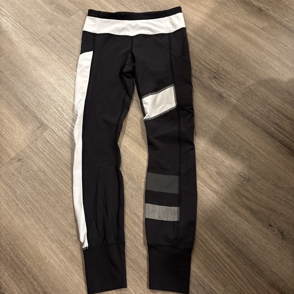 Lululemon in Black and White Leggings